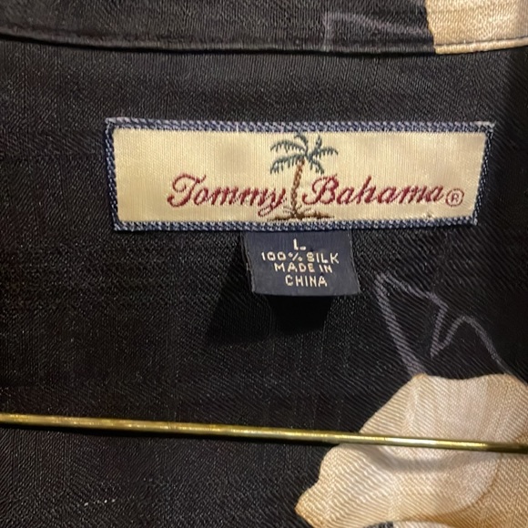 Tommy Bahama silk - Picture 2 of 4
